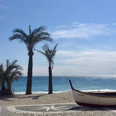 Hostdomus - Sea View *