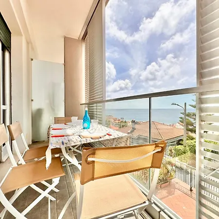 Apartment Hostdomus - Sea View *