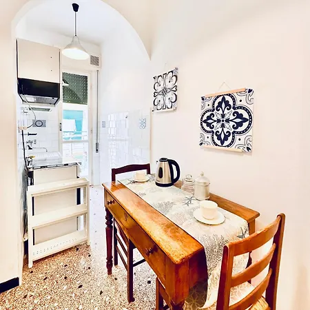 Apartment Hostdomus - Sea View *