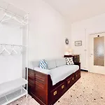 Hostdomus - Sea View Apartment