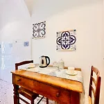 Hostdomus - Sea View * Finale Ligure