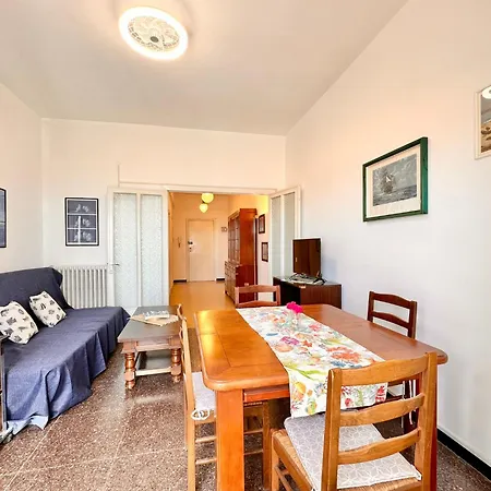 Hostdomus - Sea View Apartment