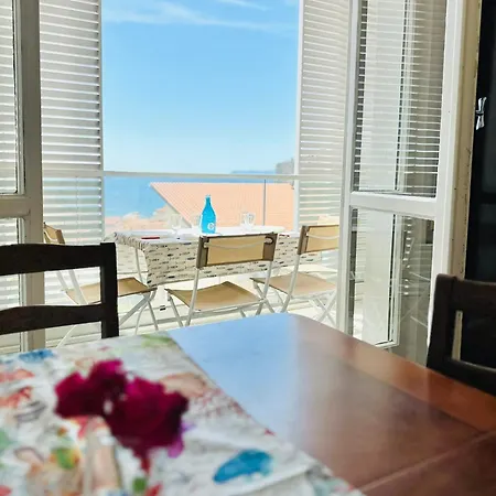 Hostdomus - Sea View Apartment *