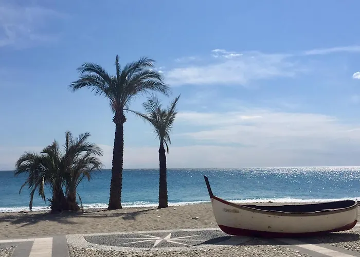 Hostdomus - Sea View *